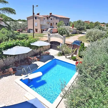 Vesna With Pool Villa
