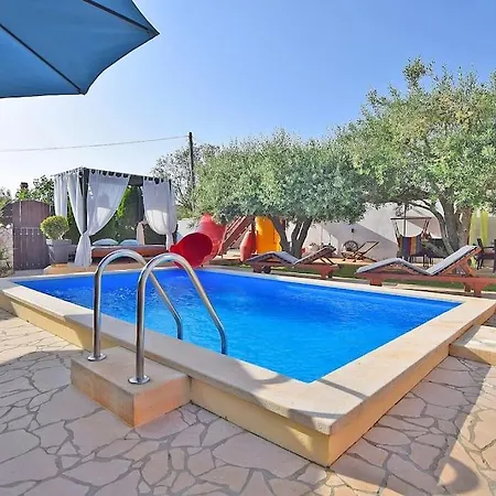 Villa Vesna With Pool Šišan