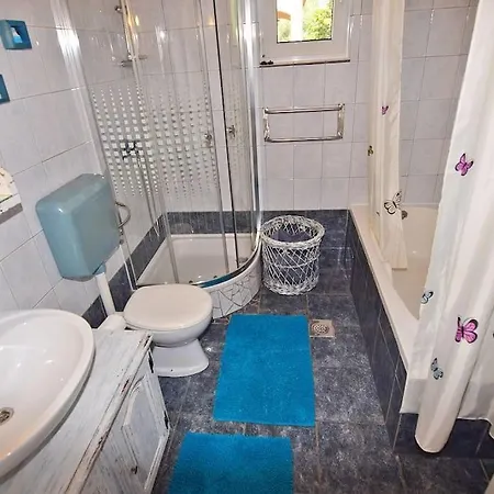 Vesna With Pool Villa