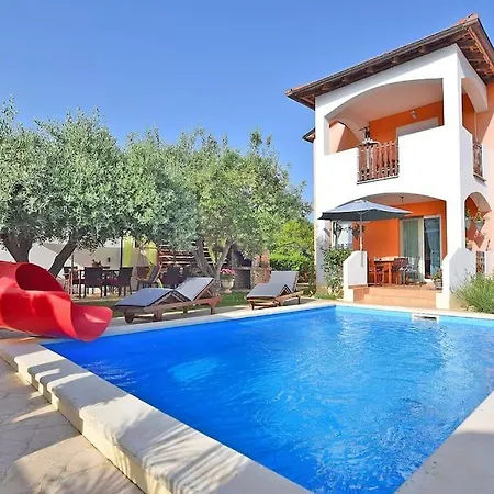 Vesna With Pool Villa