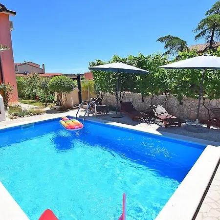 Villa Vesna With Pool Šišan