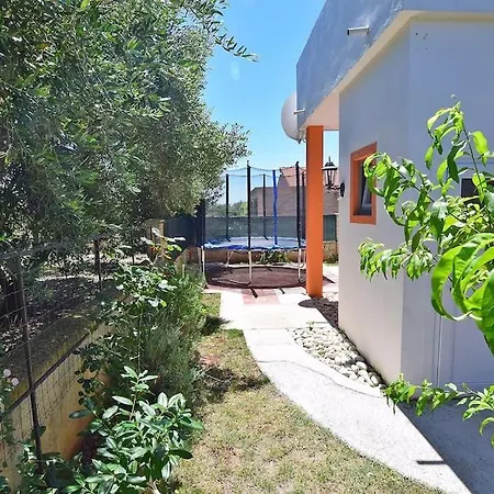 Villa Vesna With Pool