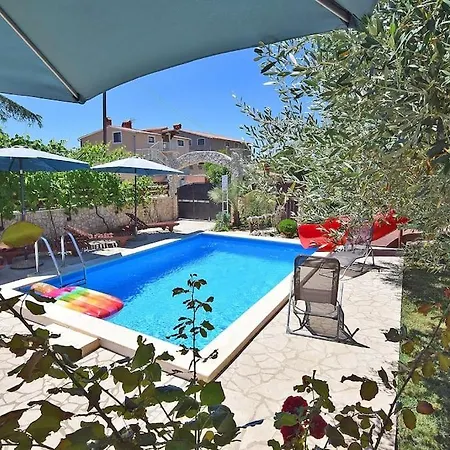 Villa Vesna With Pool Šišan