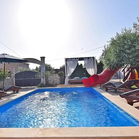 Vesna With Pool Villa Šišan