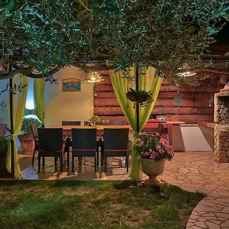 Vesna With Pool Villa