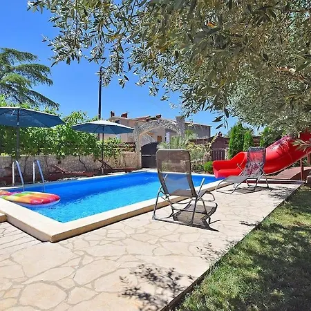 Villa Vesna With Pool *